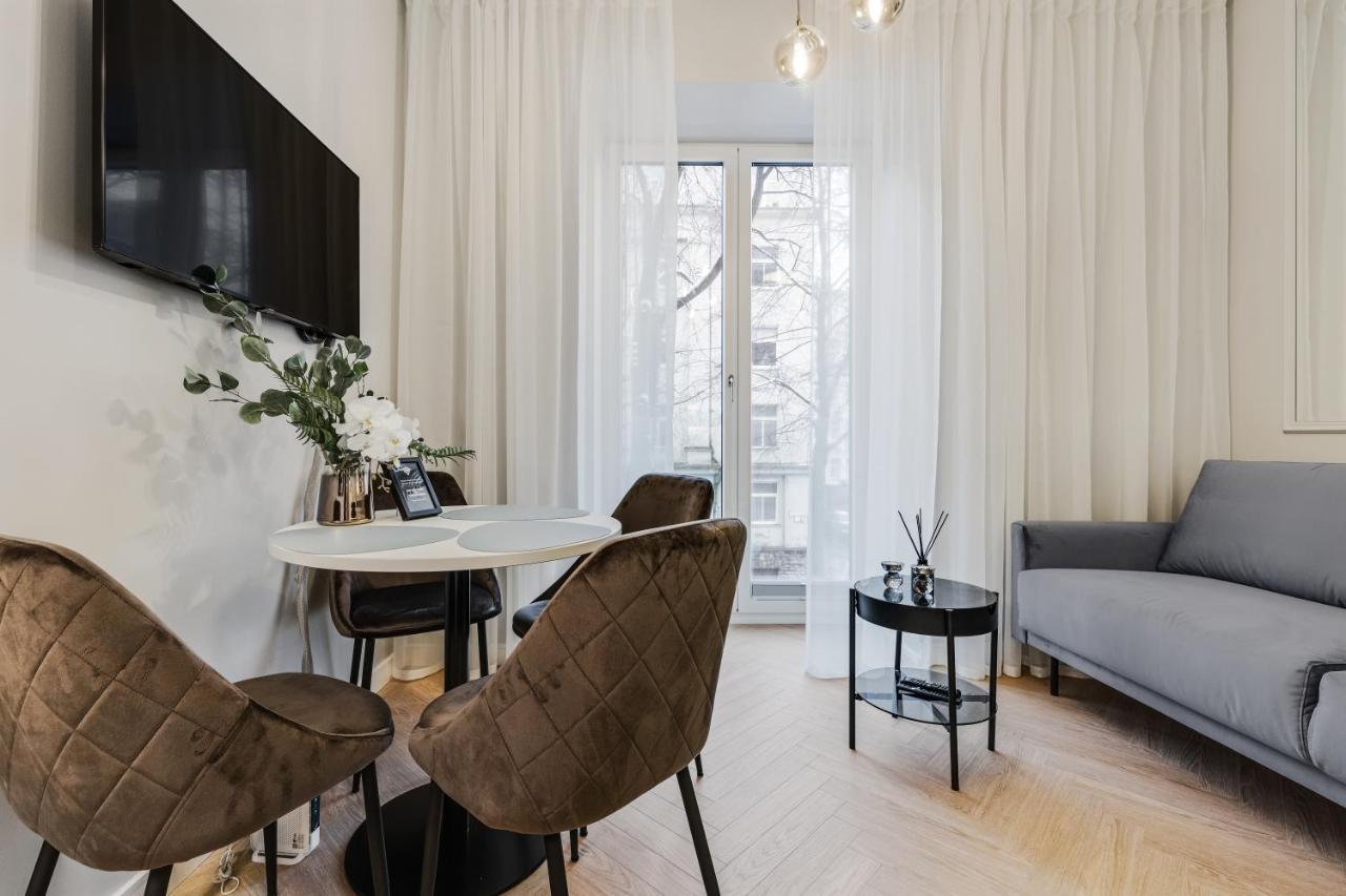 Bob W Ambassador Apartment Tallinn Ngoại thất bức ảnh